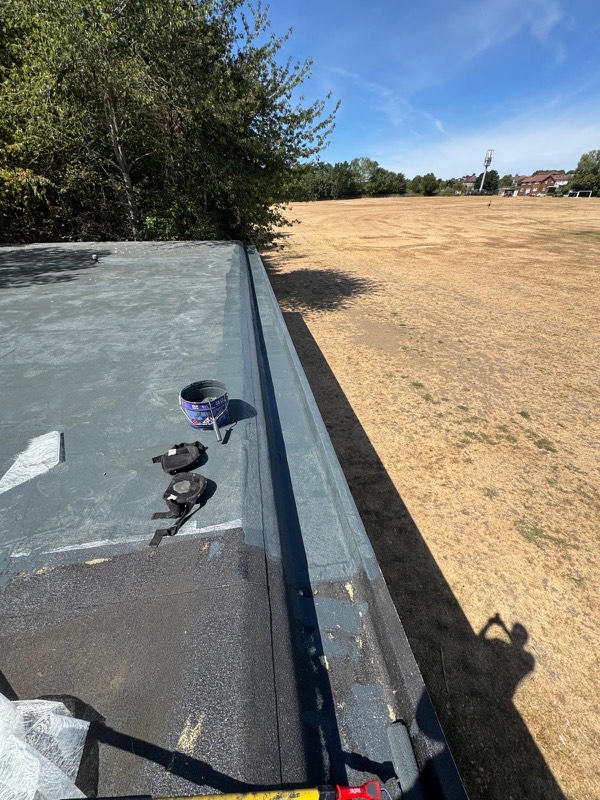 Flat roof edge and upstand detail